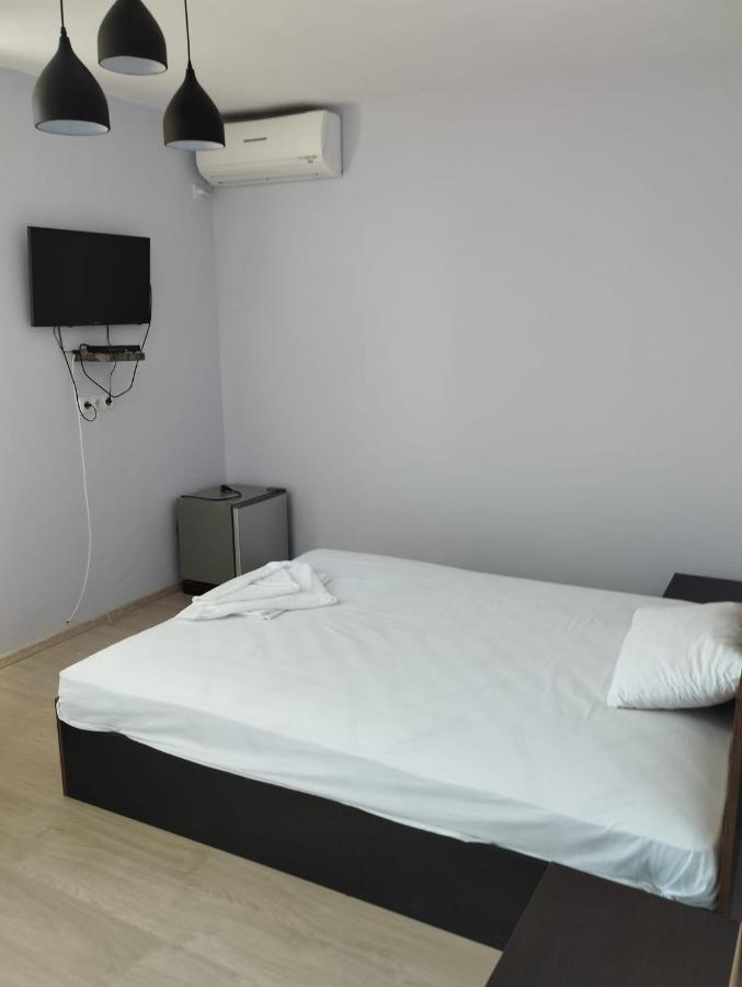 Alfa Guest Rooms With Parking Varna Eksteriør billede