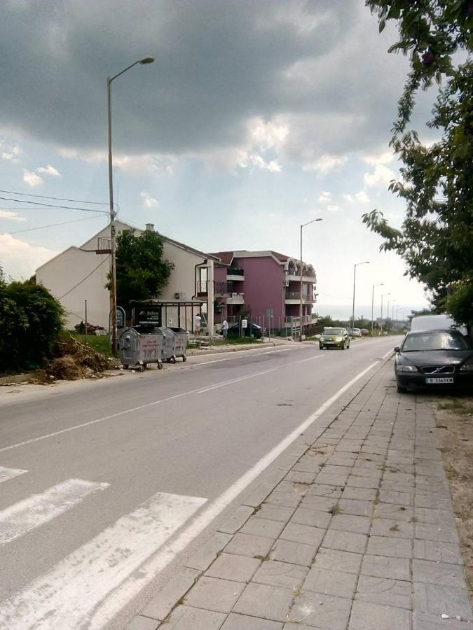 Alfa Guest Rooms With Parking Varna Eksteriør billede