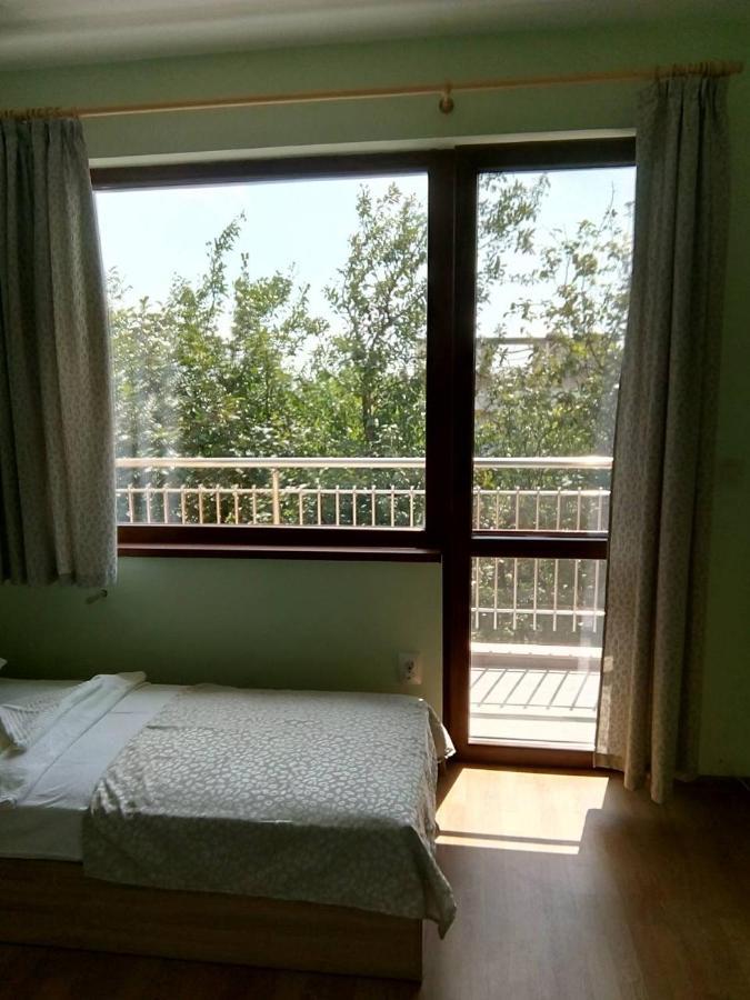Alfa Guest Rooms With Parking Varna Eksteriør billede