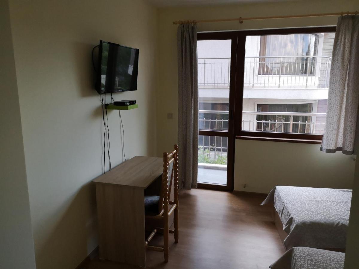 Alfa Guest Rooms With Parking Varna Eksteriør billede