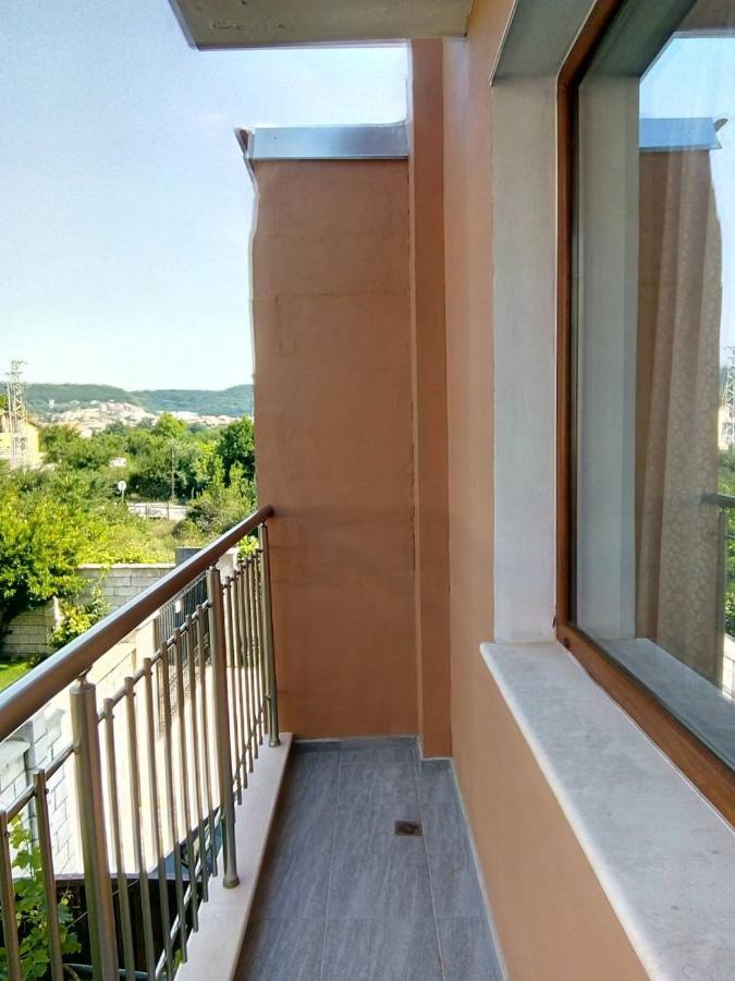 Alfa Guest Rooms With Parking Varna Eksteriør billede