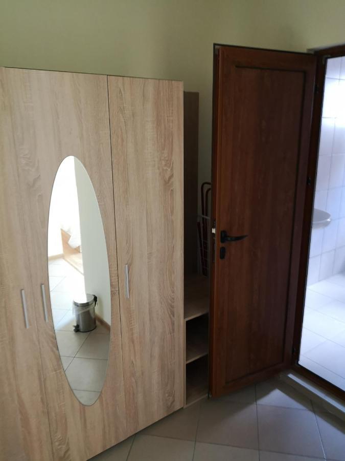 Alfa Guest Rooms With Parking Varna Eksteriør billede