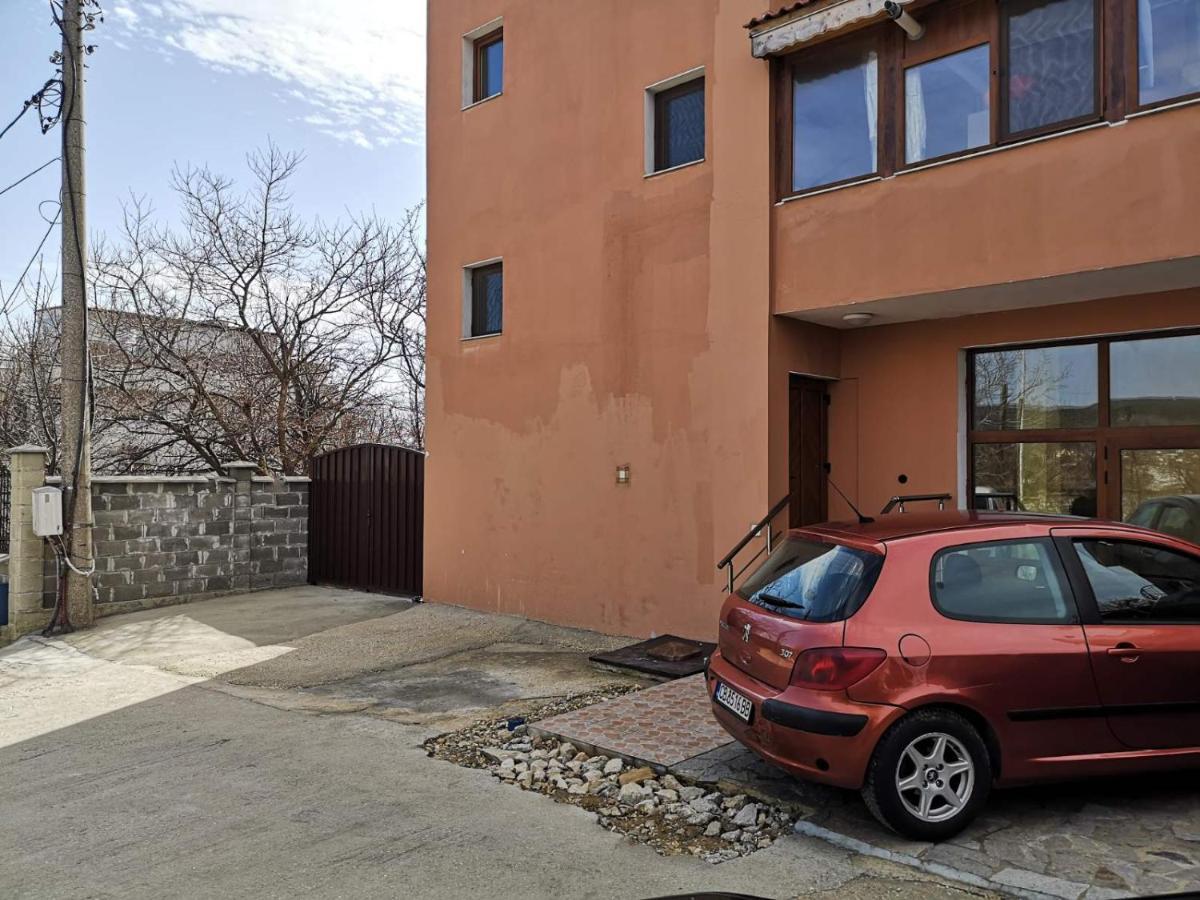 Alfa Guest Rooms With Parking Varna Eksteriør billede