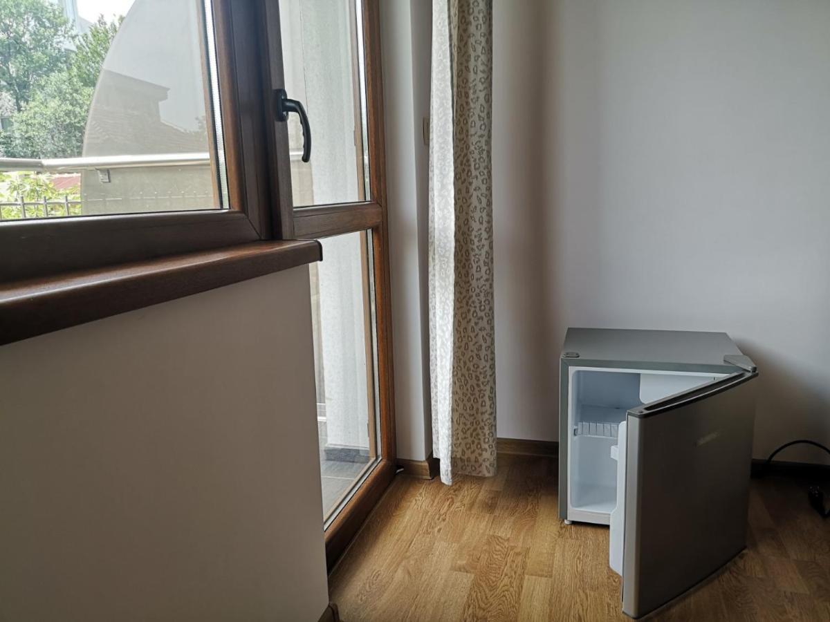 Alfa Guest Rooms With Parking Varna Eksteriør billede